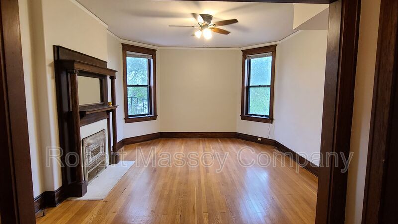 2 bedroom, 1.5 bath WITH A BONUS ROOM! property image