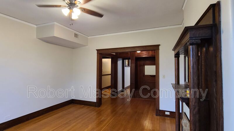 2 bedroom, 1.5 bath WITH A BONUS ROOM! property image