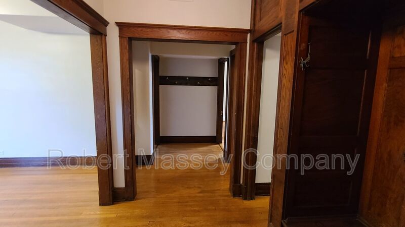 2 bedroom, 1.5 bath WITH A BONUS ROOM! property image