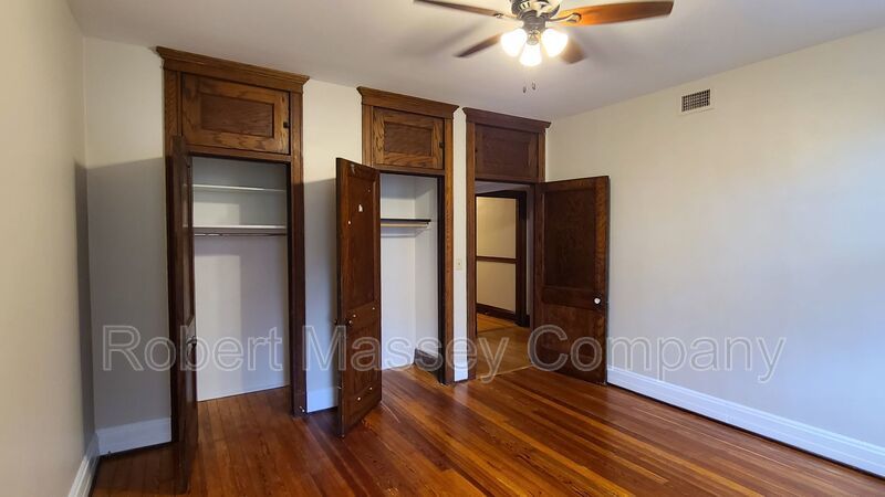 2 bedroom, 1.5 bath WITH A BONUS ROOM! property image