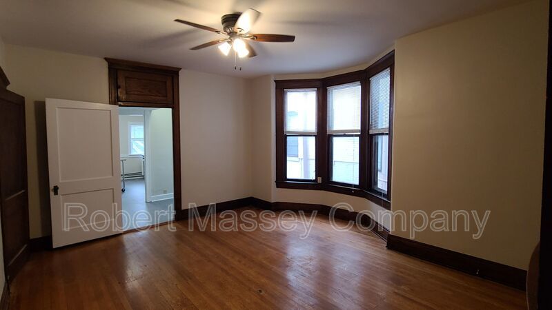 2 bedroom, 1.5 bath WITH A BONUS ROOM! property image