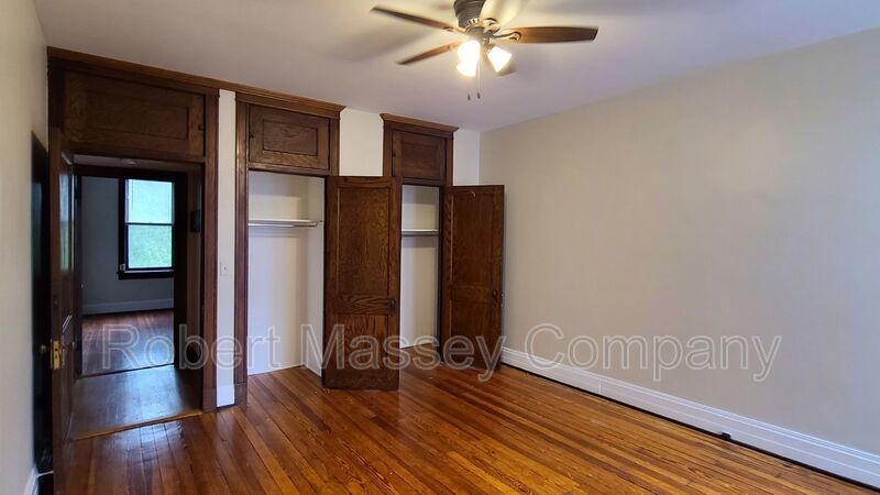 2 bedroom, 1.5 bath WITH A BONUS ROOM! property image