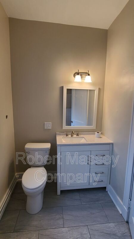 2 bedroom, 1.5 bath WITH A BONUS ROOM! property image