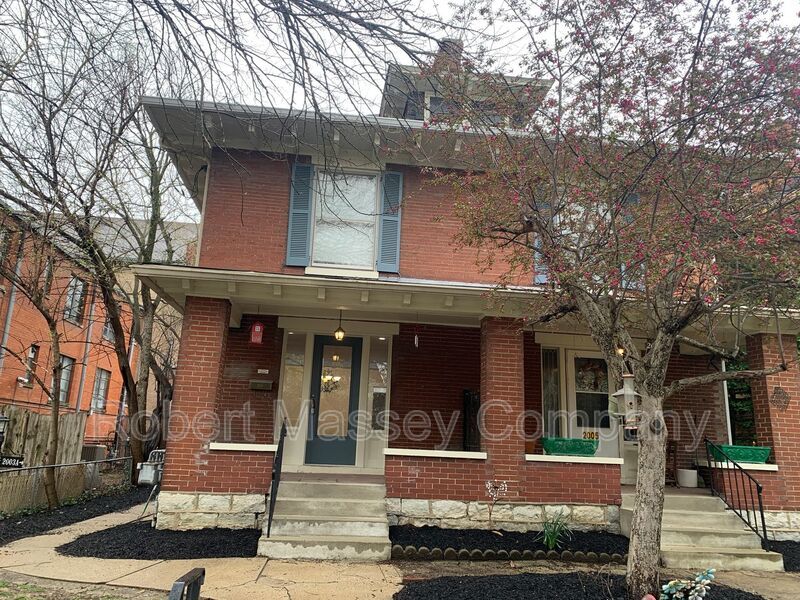 GORGEOUS NEWLY REMODELED HIGHLANDS  ONE BEDROOM property image