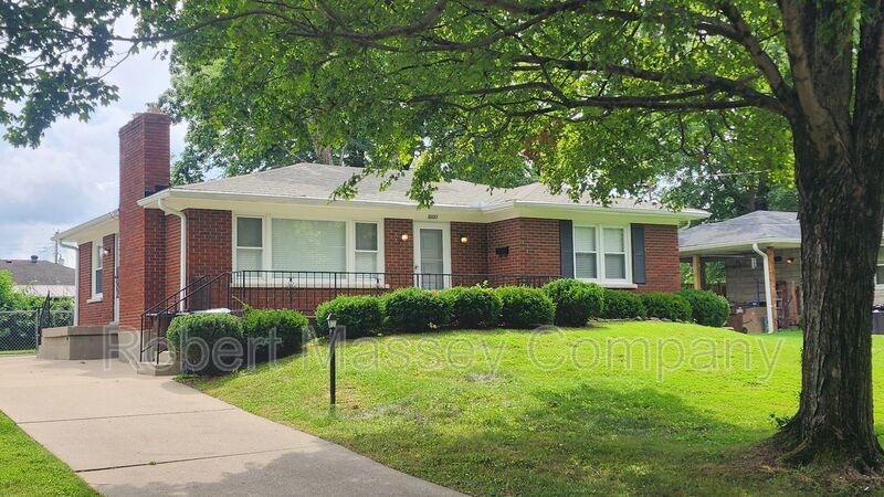 Adorable 3 Bedroom 2 Bath Brick Ranch property image