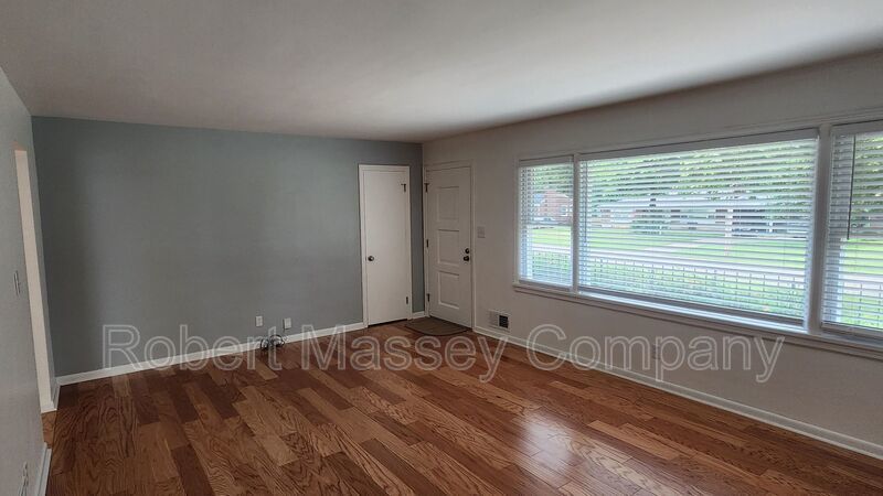 Adorable 3 Bedroom 2 Bath Brick Ranch property image