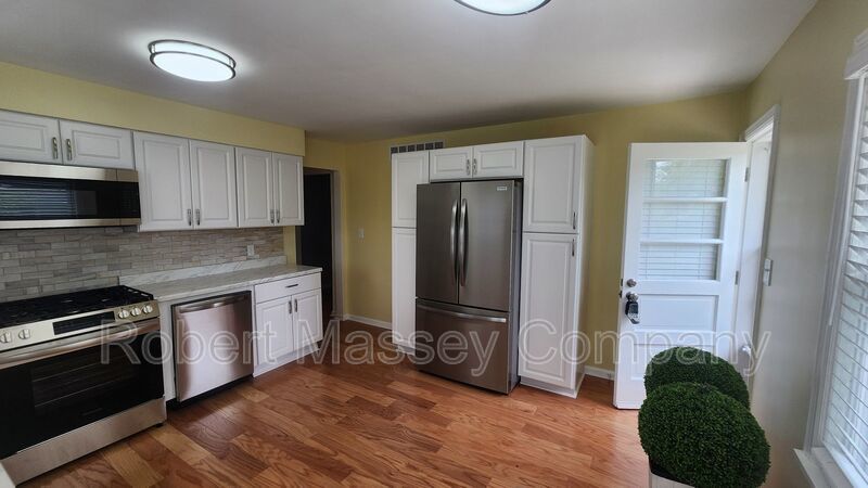 Adorable 3 Bedroom 2 Bath Brick Ranch property image