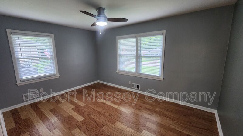 Adorable 3 Bedroom 2 Bath Brick Ranch property image