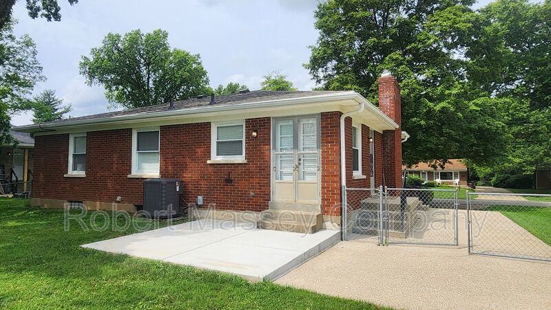 Adorable 3 Bedroom 2 Bath Brick Ranch property image