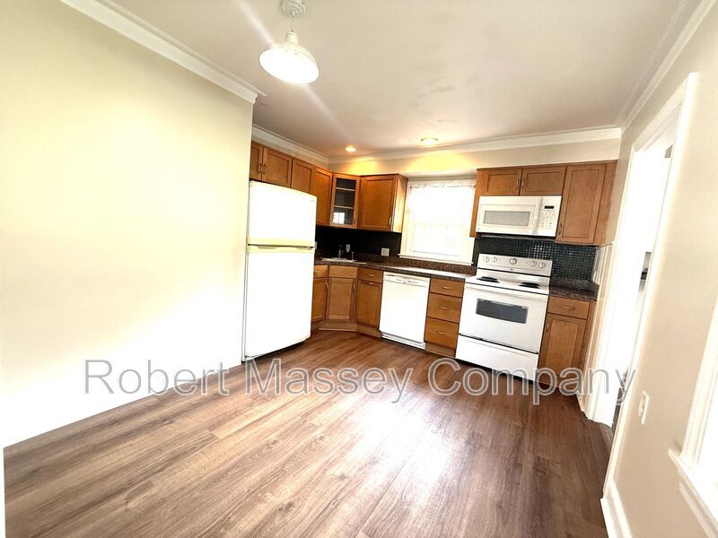 Charming 2 bedroom 1 bath Home property image