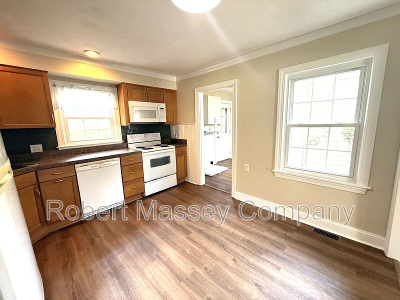 Charming 2 bedroom 1 bath Home property image