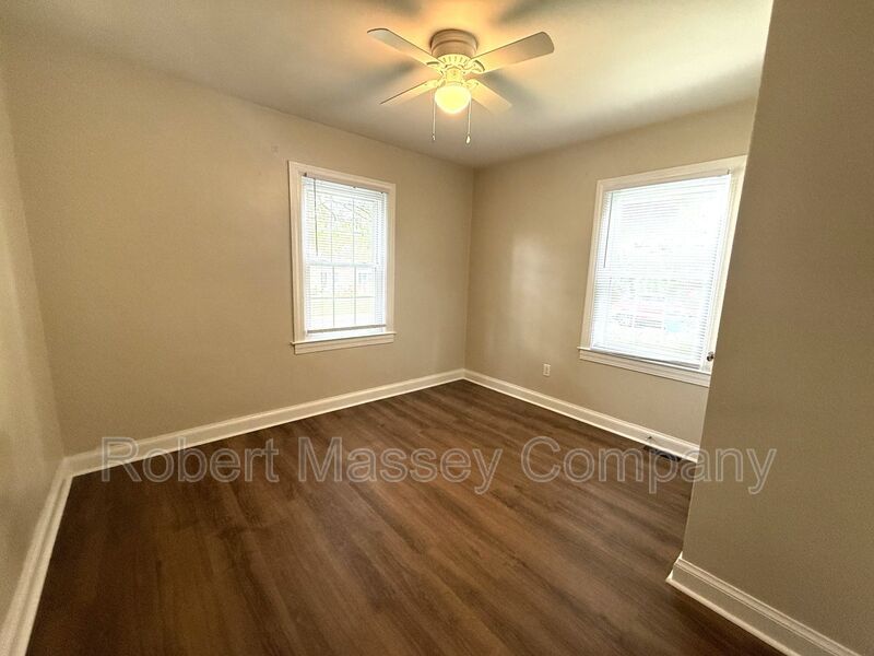 Charming 2 bedroom 1 bath Home property image