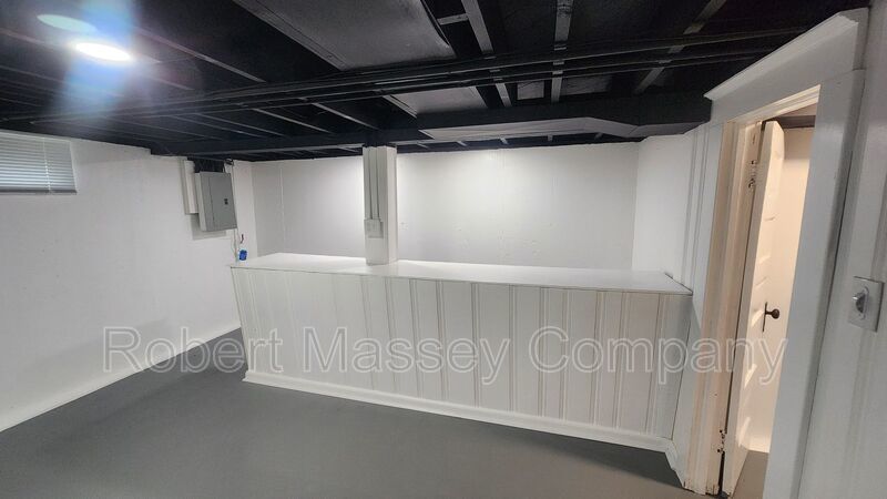 Adorable 3 Bedroom 2 Bath Brick Ranch home in Houston Acres property image