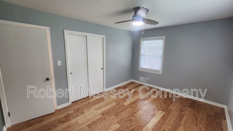 Adorable 3 Bedroom 2 Bath Brick Ranch home in Houston Acres property image