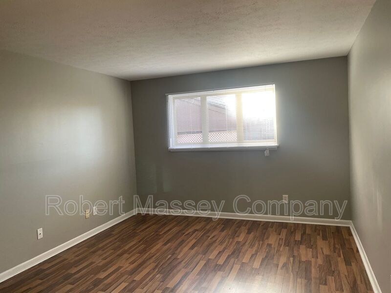 Highlands 2 bedroom, 2 bath w/ Laundry property image