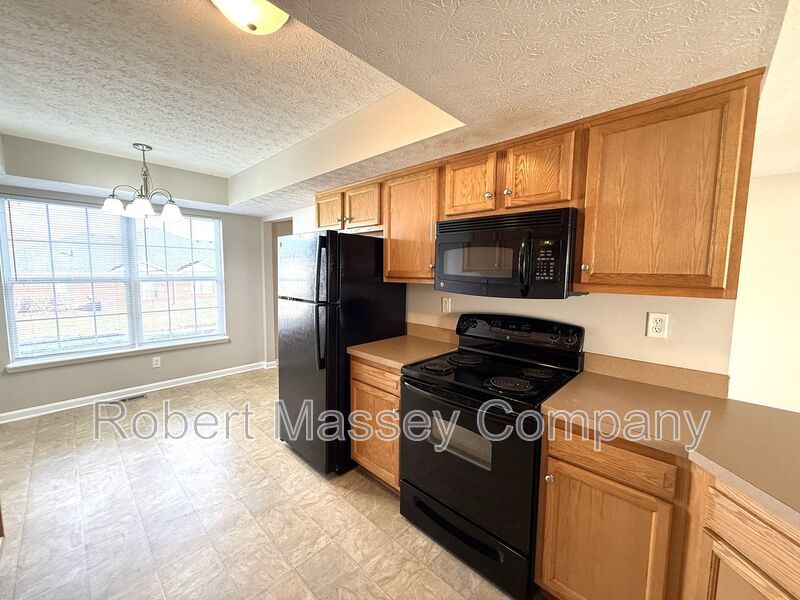 LARGE 2 Bedroom 2 1/2 Bath Townhome with Full Finished Basement and 1 Car Garage property image