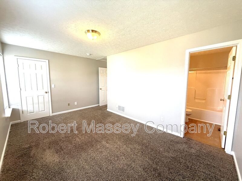 LARGE 2 Bedroom 2 1/2 Bath Townhome with Full Finished Basement and 1 Car Garage property image
