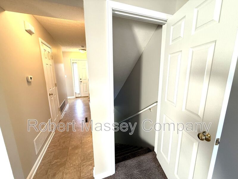 LARGE 2 Bedroom 2 1/2 Bath Townhome with Full Finished Basement and 1 Car Garage property image