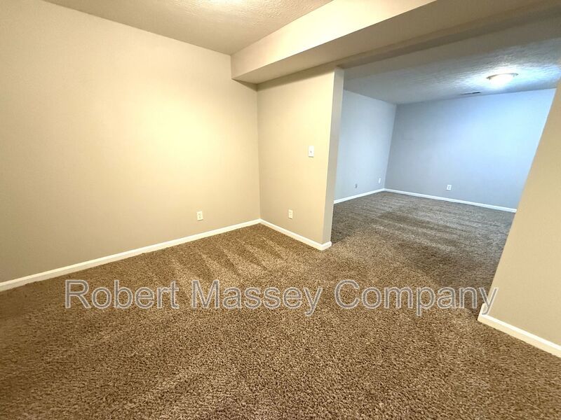 LARGE 2 Bedroom 2 1/2 Bath Townhome with Full Finished Basement and 1 Car Garage property image