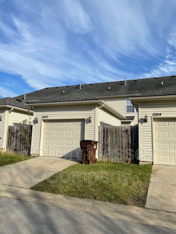 LARGE 2 Bedroom 2 1/2 Bath Townhome with Full Finished Basement and 1 Car Garage property image