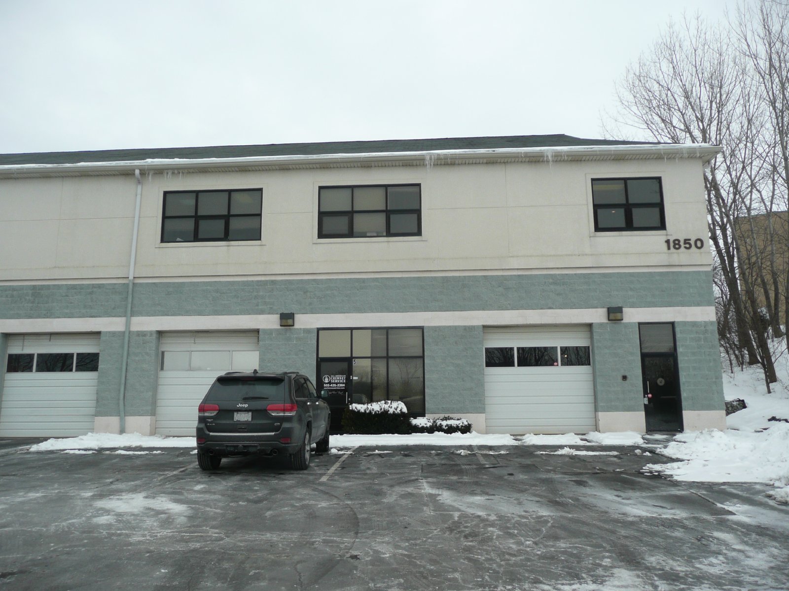 Commercial Warehouse/Office Space for Lease - Near Wattterson Expressway and Poplar Level Rd property image