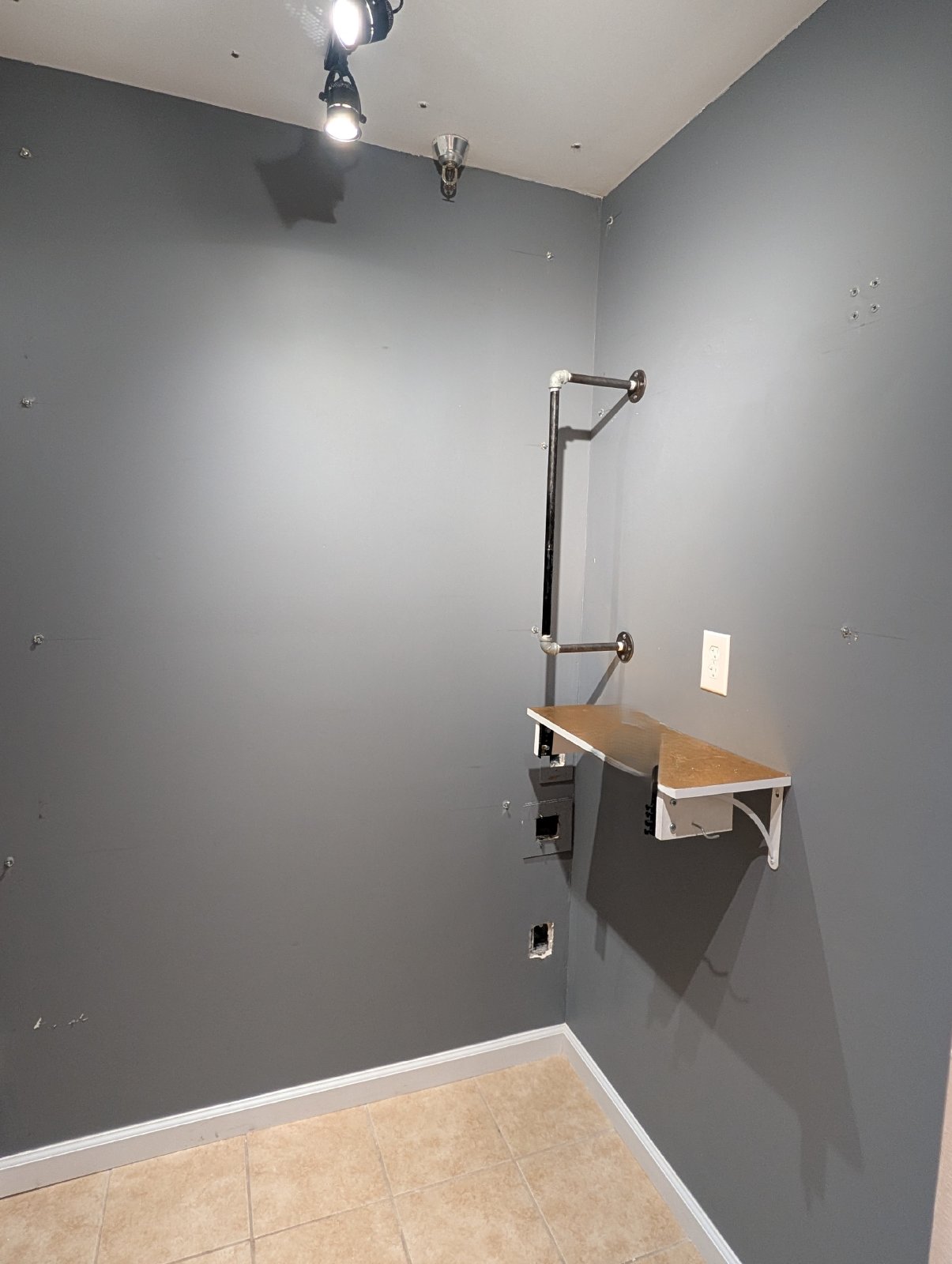 Commercial Warehouse/Office Space for Lease - Near Wattterson Expressway and Poplar Level Rd property image