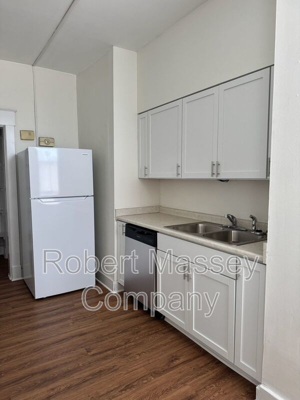 2 Bedroom/1 bath Renovated Apartment Cherokee Triangle! property image