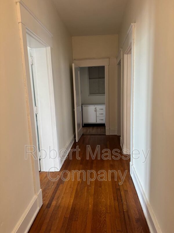 2 Bedroom/1 bath Renovated Apartment Cherokee Triangle! property image