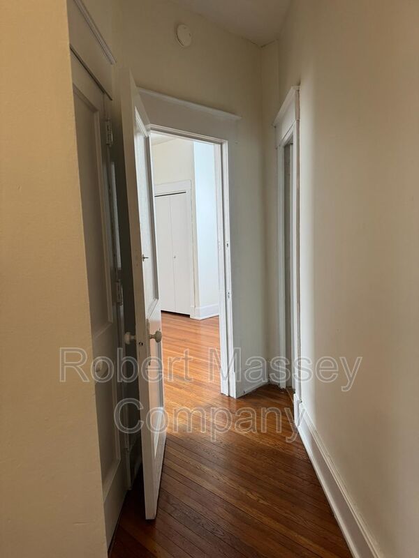 2 Bedroom/1 bath Renovated Apartment Cherokee Triangle! property image