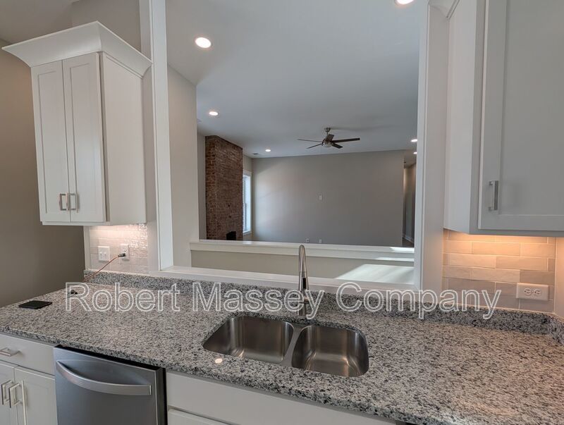 Rare Find!  Brand New Upscale 2 BR, 2 Bath, 2nd Floor Apartment in the Highlands! property image