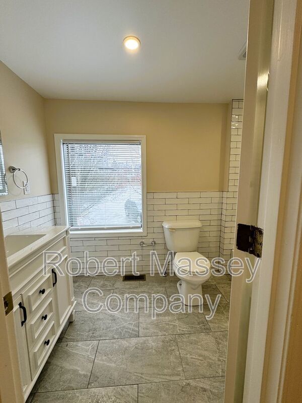 1 Bedroom/1 Bathroom Carriage House Apartment in the Heart of the HIGHLANDS! property image