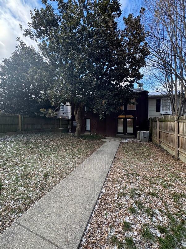 1 Bedroom/1 Bathroom Carriage House Apartment in the Heart of the HIGHLANDS! property image