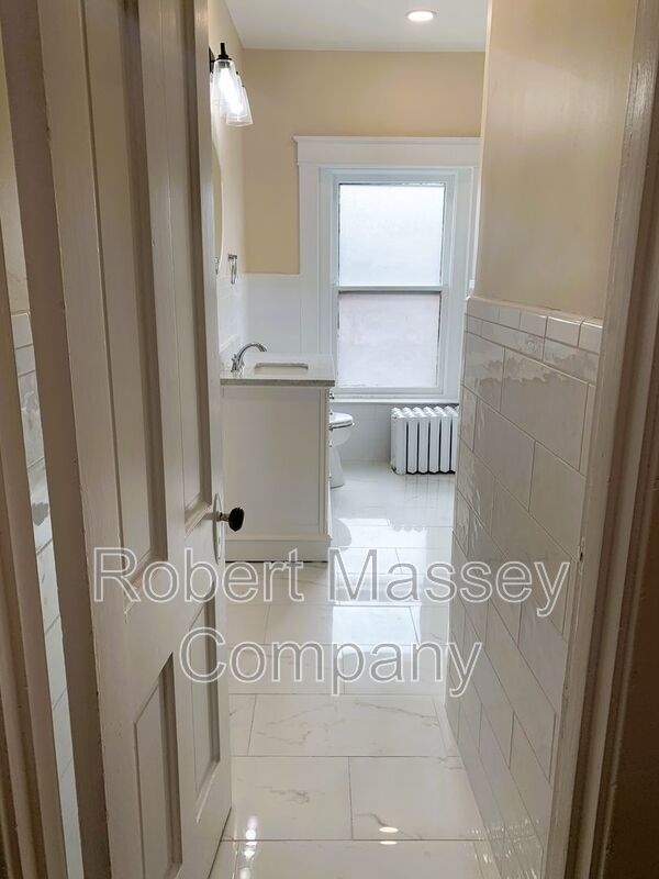 NEWLY RENOVATED!   Highlands 2 bedroom, 2 bath property image