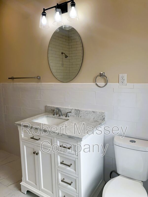 NEWLY RENOVATED!   Highlands 2 bedroom, 2 bath property image