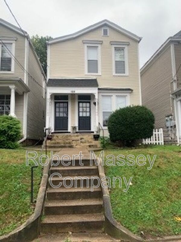 Highlands Studio Apartment with large deck property image