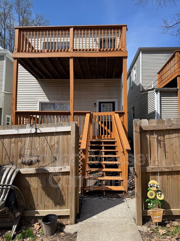 Highlands Studio Apartment with large deck property image