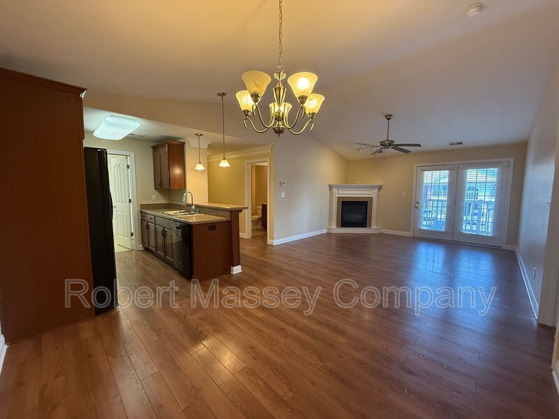Beautiful 2 bedroom, 2 bath condo located in heart of Middletown MOVE IN SPECIAL FOR QUALIFIED APPLICANTS property image