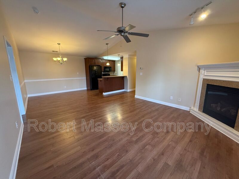 Beautiful 2 bedroom, 2 bath condo located in heart of Middletown MOVE IN SPECIAL FOR QUALIFIED APPLICANTS property image