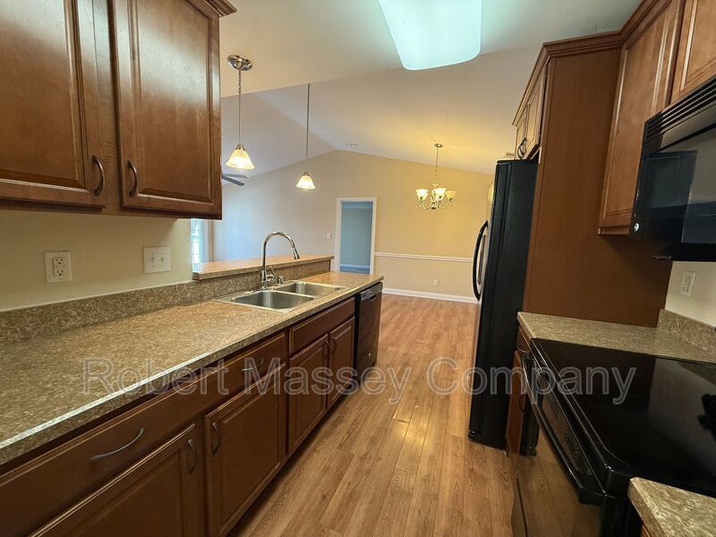 Beautiful 2 bedroom, 2 bath condo located in heart of Middletown MOVE IN SPECIAL FOR QUALIFIED APPLICANTS property image