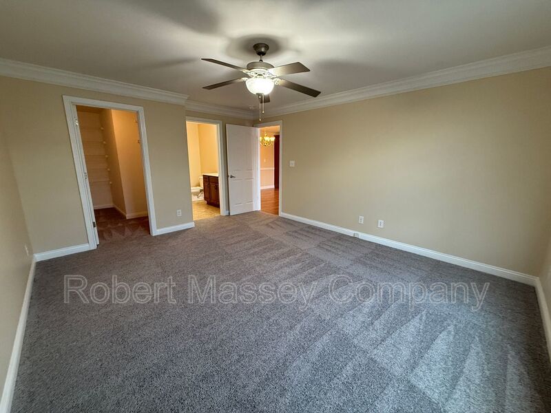 Beautiful 2 bedroom, 2 bath condo located in heart of Middletown MOVE IN SPECIAL FOR QUALIFIED APPLICANTS property image