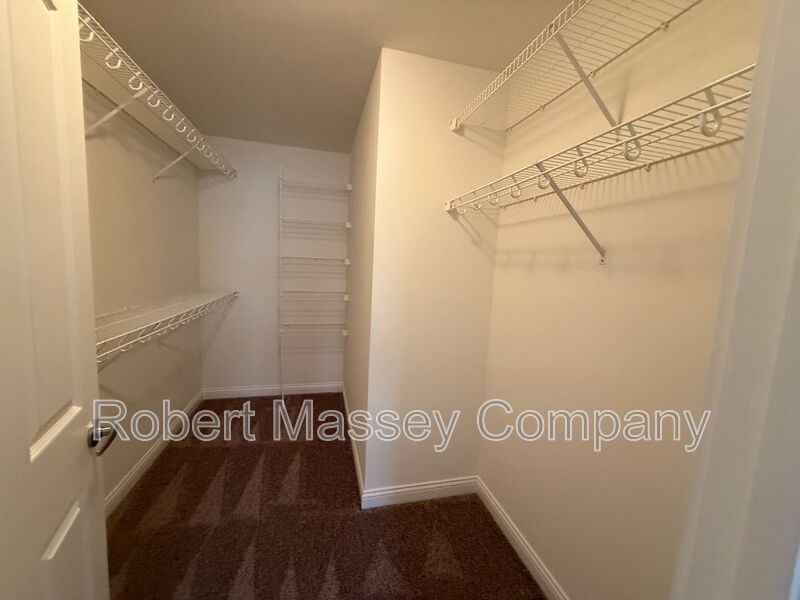 Beautiful 2 bedroom, 2 bath condo located in heart of Middletown MOVE IN SPECIAL FOR QUALIFIED APPLICANTS property image