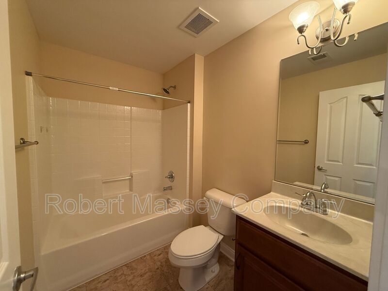 Beautiful 2 bedroom, 2 bath condo located in heart of Middletown MOVE IN SPECIAL FOR QUALIFIED APPLICANTS property image