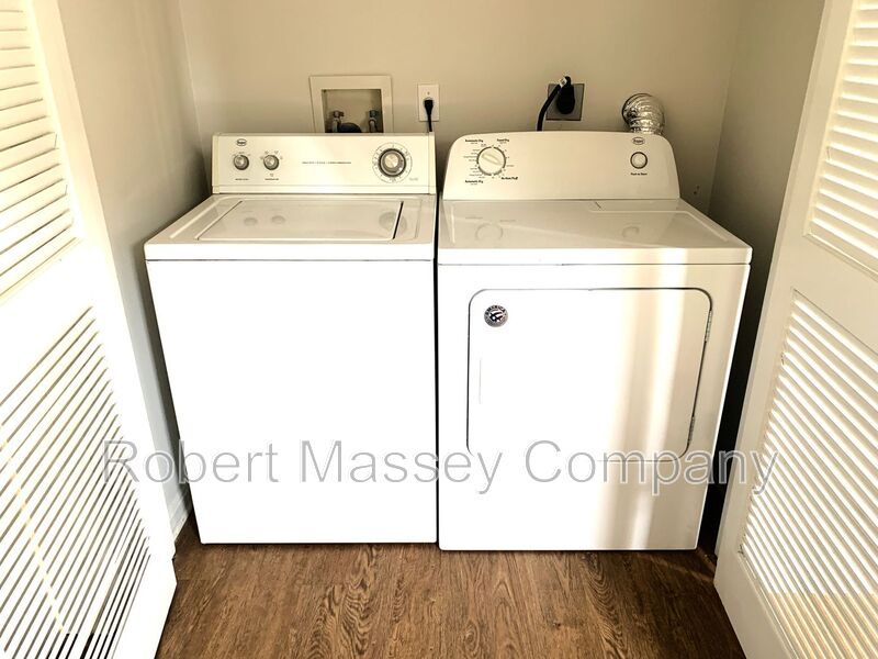 Updated Crescent Hills Condo 2 bed/2 bath - Renaissance Lofts property image