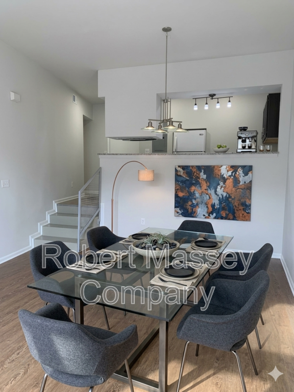 Updated Crescent Hills Condo 2 bed/2 bath - Renaissance Lofts property image
