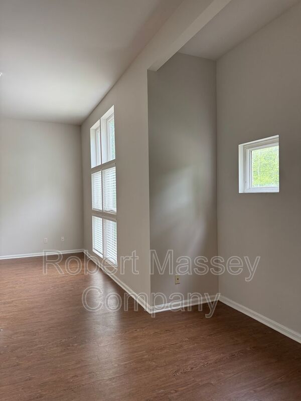Updated Crescent Hills Condo 2 bed/2 bath - Renaissance Lofts property image