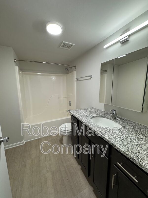 Updated Crescent Hills Condo 2 bed/2 bath - Renaissance Lofts property image