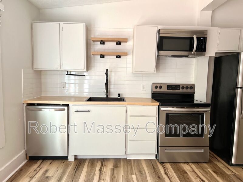 Highlands 2 Bedroom/1 bath; In Unit Washer/Dryer property image