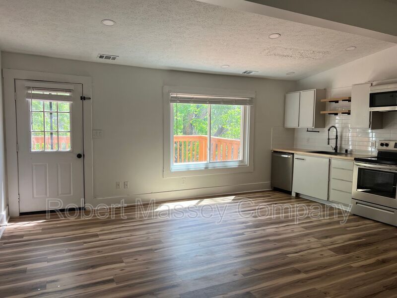 Highlands 2 Bedroom/1 bath; In Unit Washer/Dryer property image
