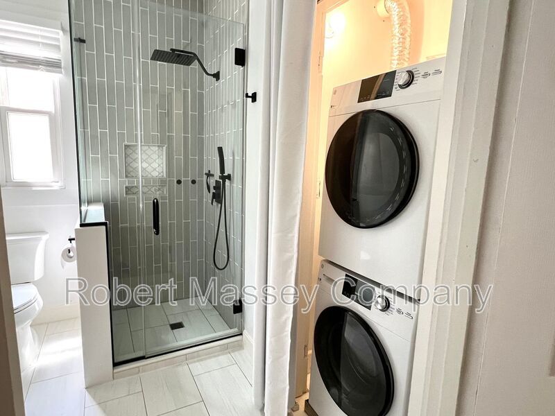 Highlands 2 Bedroom/1 bath; In Unit Washer/Dryer property image