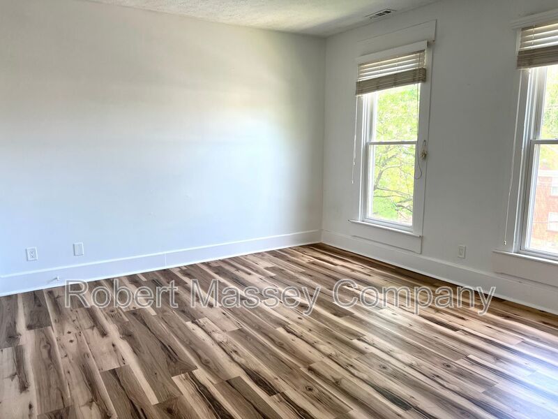 Highlands 2 Bedroom/1 bath; In Unit Washer/Dryer property image